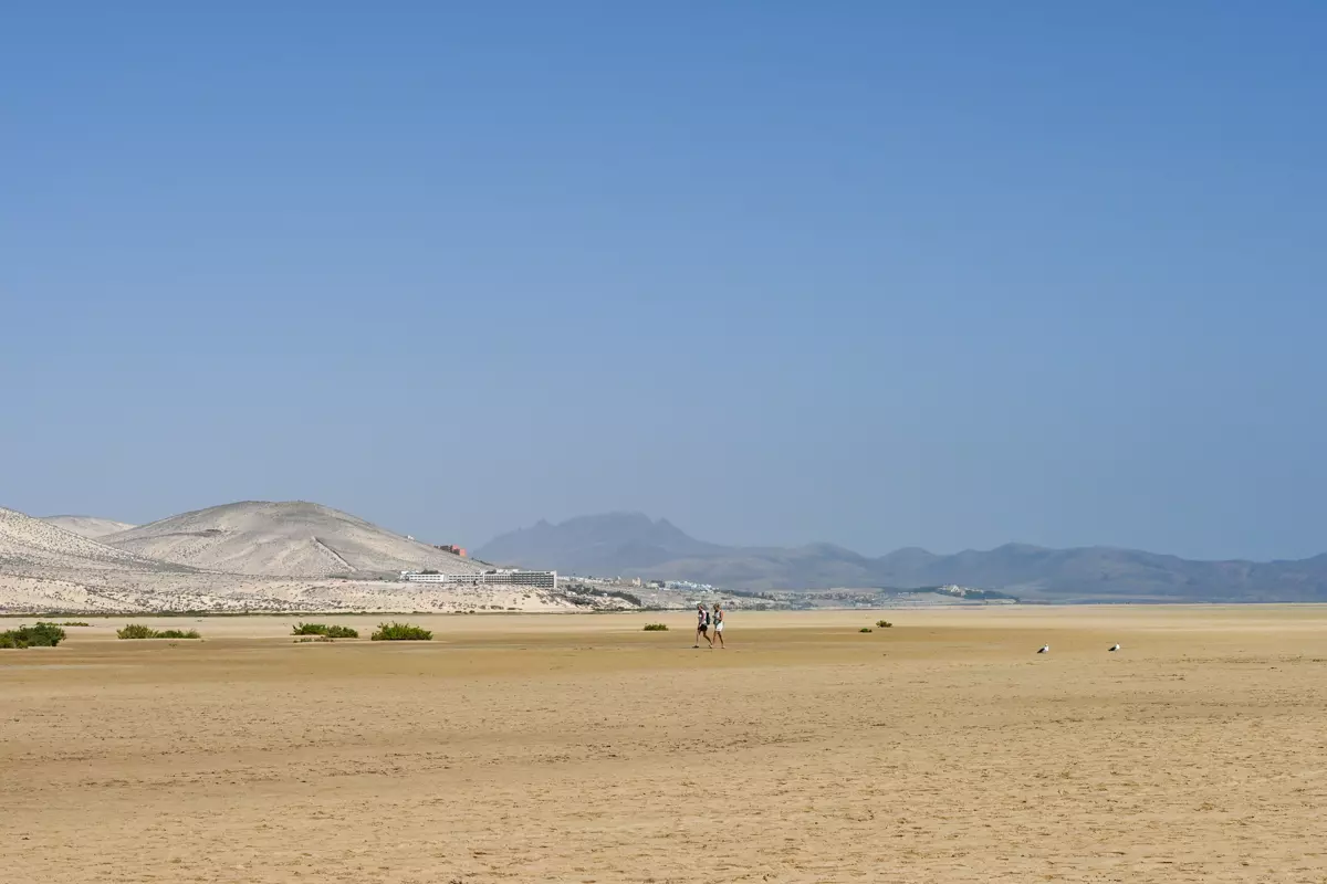 Sotavento Beach mountains