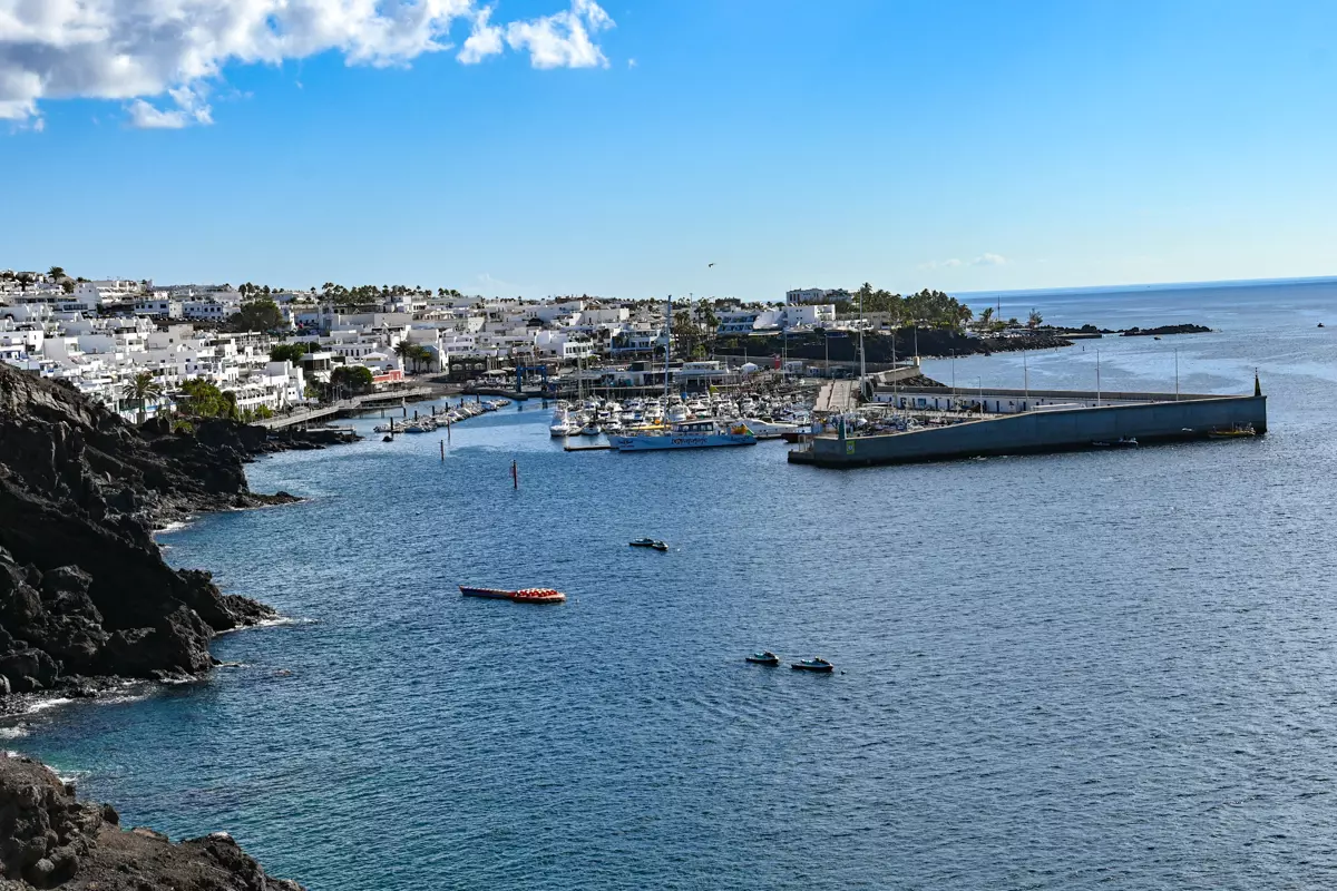Puerto del Carmen port