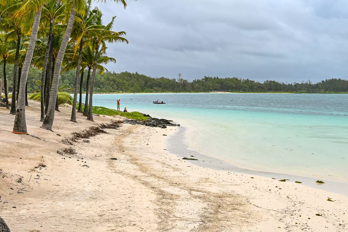 Belle Mare Beach