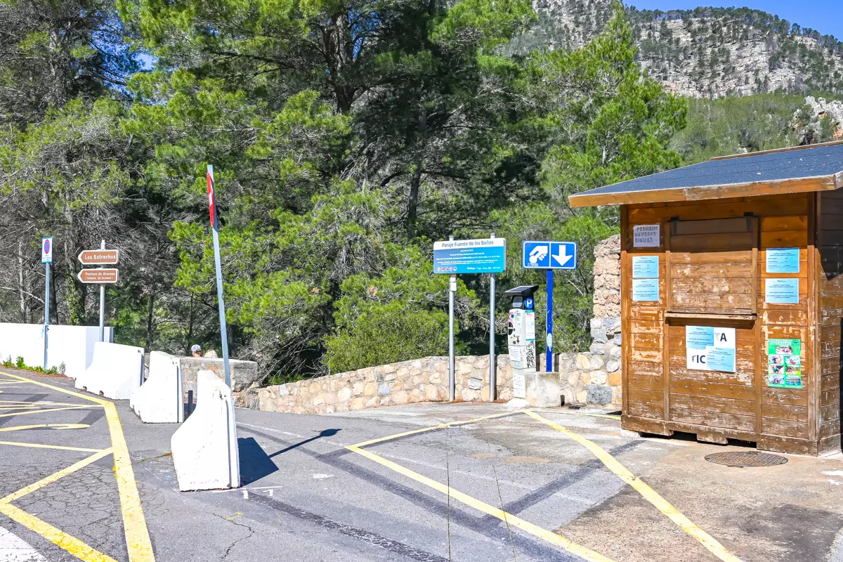 Ticket booth and entrance at Montanejos Hot Springs.