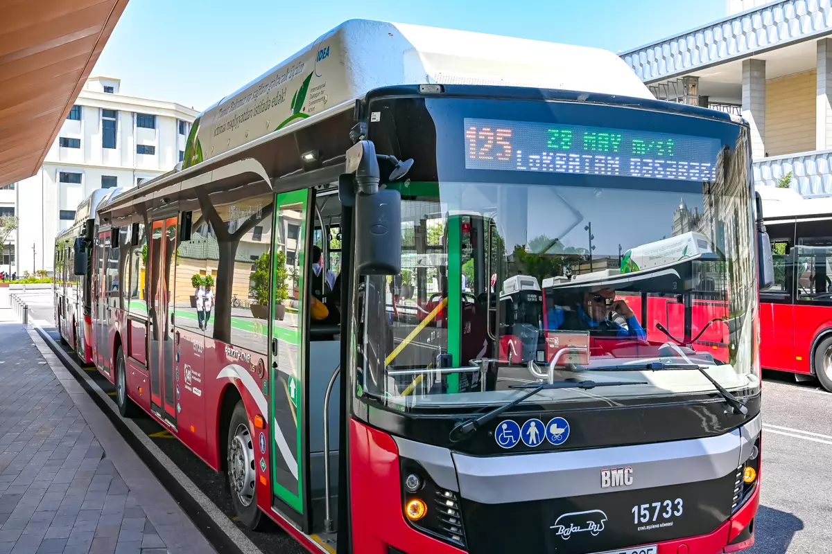 125 baku bus from Azneft Square or the 28 May metro station