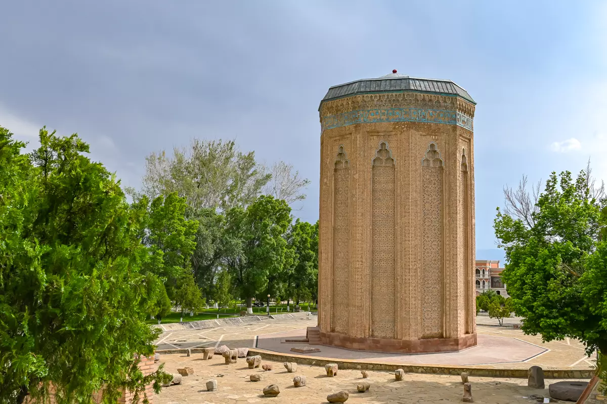 Momina Khatun Mausoleum