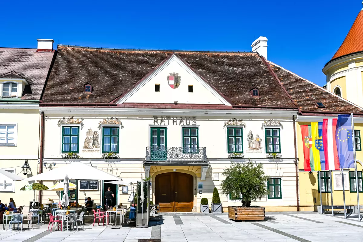 Laxenburg Rathaus