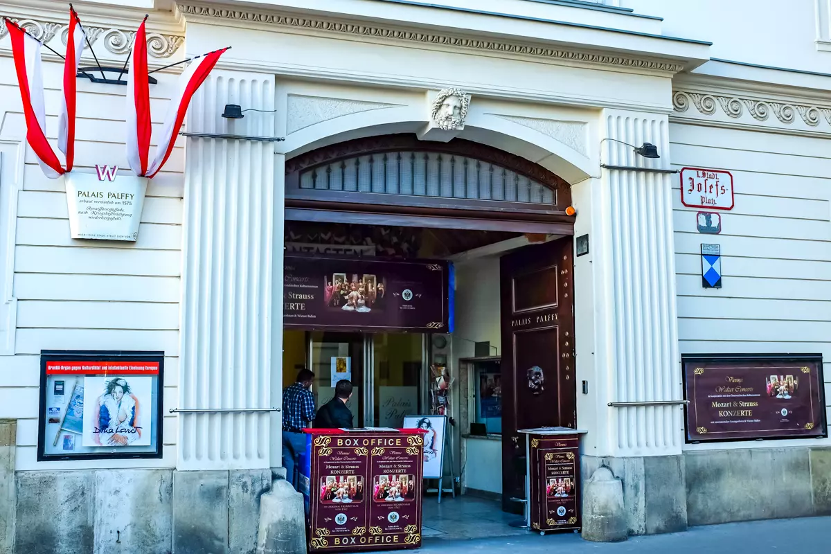 Vienna baroque Palais Pálffy palace