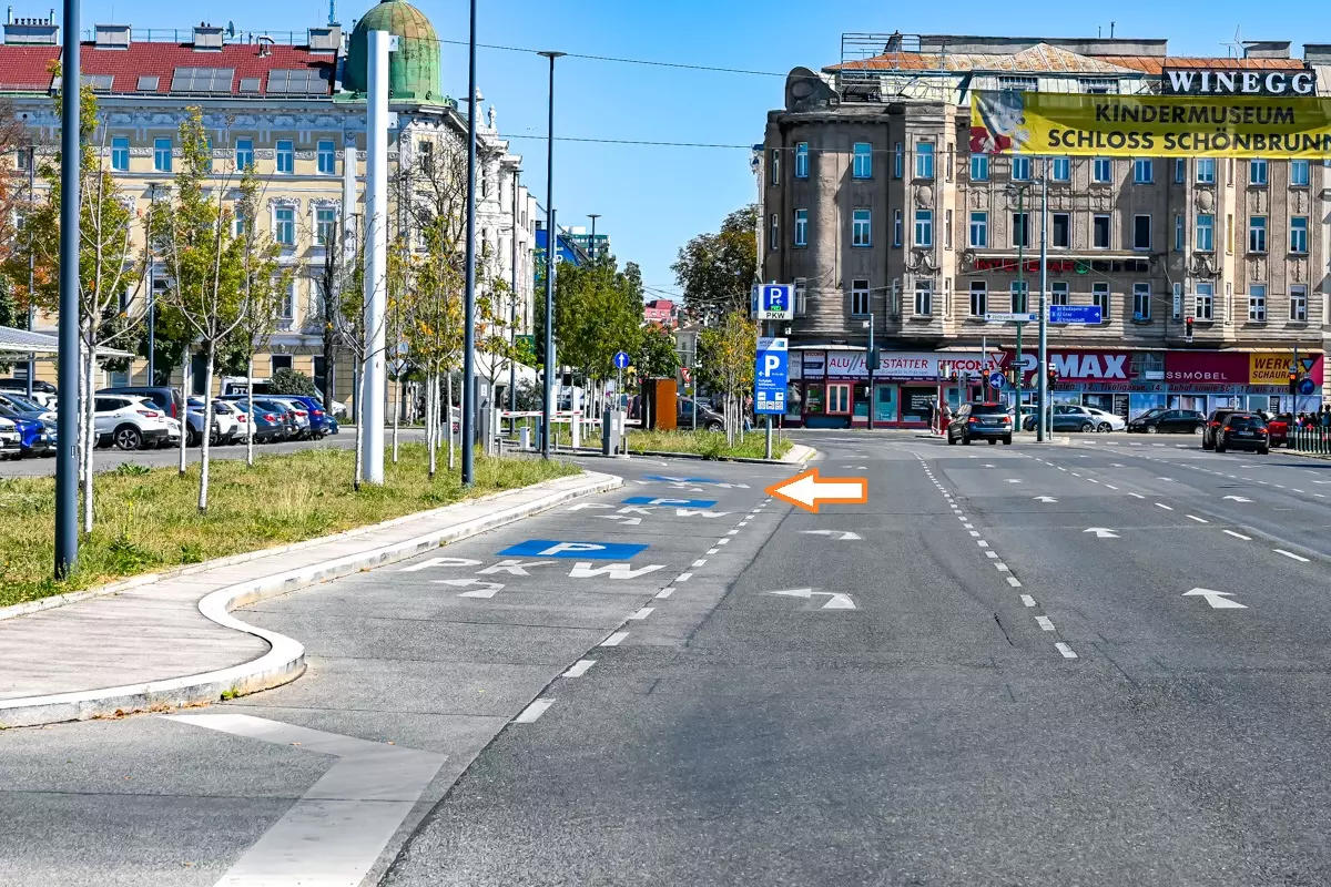 schonbrunn palace car parking location