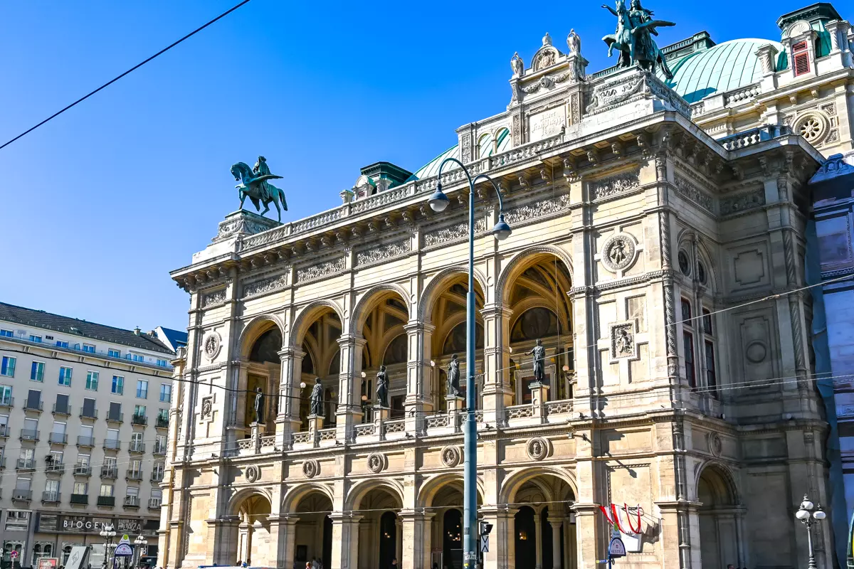 Vienna Opera building exterior view