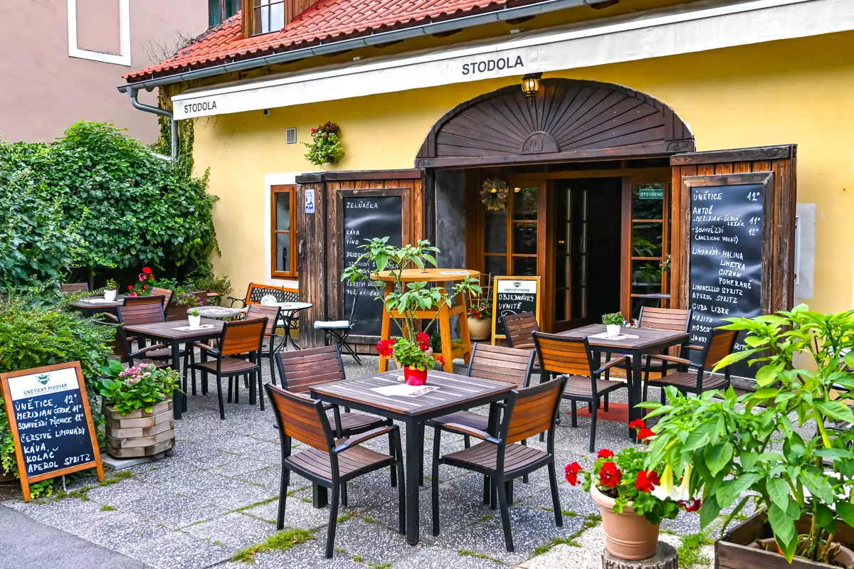 karlstejn castle bar
