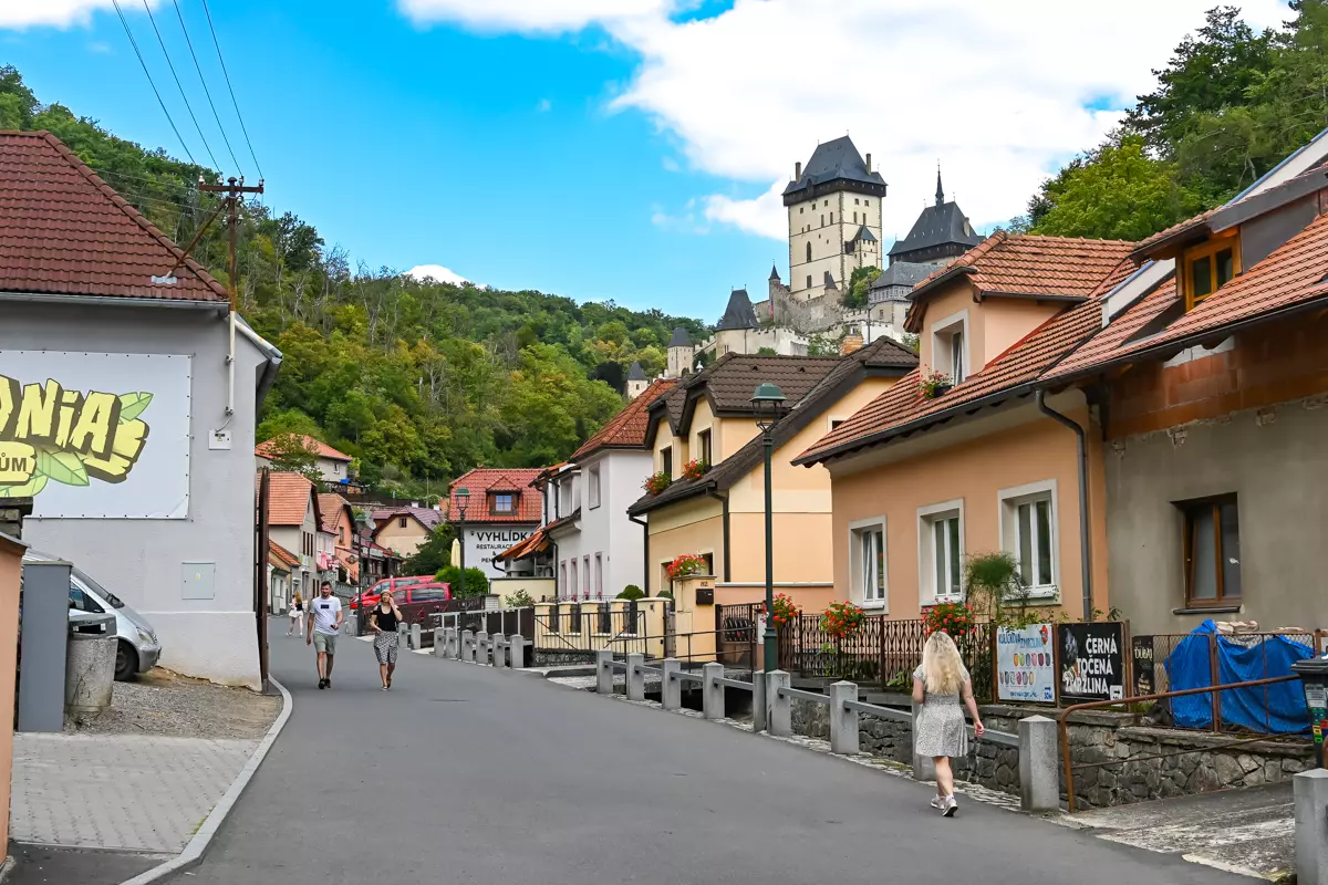 The Walk From The Town To The Castle